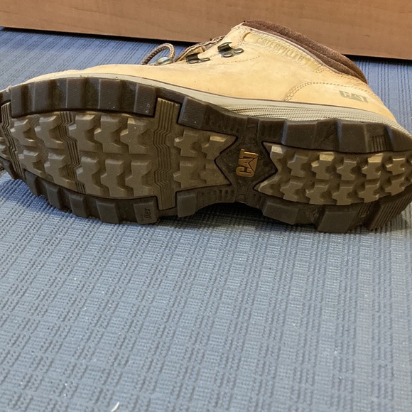 caterpilar mid cut,barely worn - Picture 2 of 6